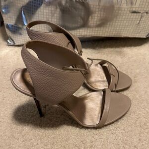 Burberry tan heels